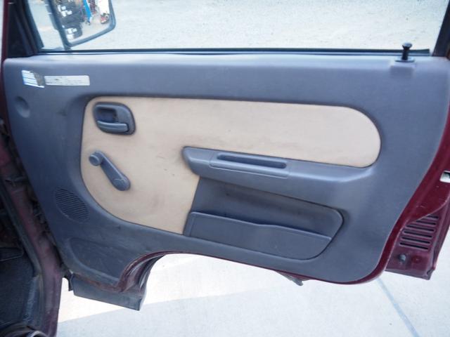 ブラボー エクシード　車検整備付き　４ＷＤ　５ＭＴ（24枚目）