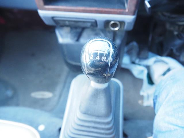 ブラボー エクシード　車検整備付き　４ＷＤ　５ＭＴ（28枚目）
