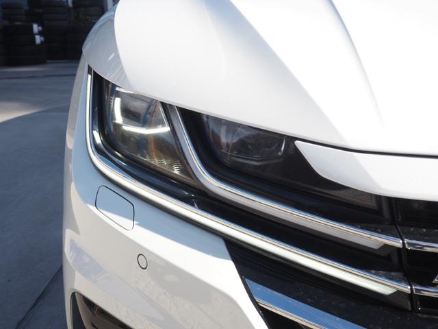 アルテオン ＴＳＩ　４モーション　Ｒラインアドバンス　車検令和９年７月　ナビ　テレビ　バックカメラ　ブラックレザーシート　シートヒーター　パワーシート　ヘッドアップディスプレイ　ＬＥＤヘッドライト　パワーバックドア（12枚目）