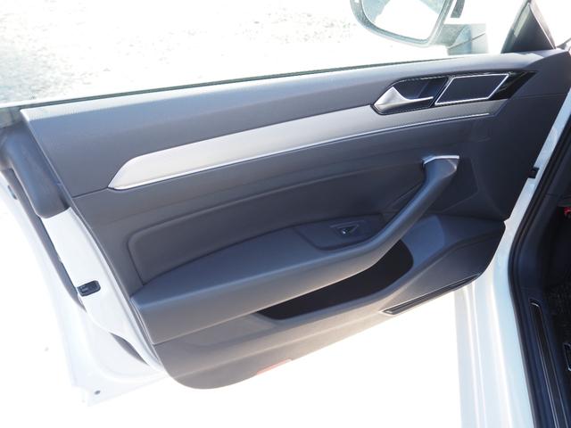 アルテオン ＴＳＩ　４モーション　Ｒラインアドバンス　車検令和９年７月　ナビ　テレビ　バックカメラ　ブラックレザーシート　シートヒーター　パワーシート　ヘッドアップディスプレイ　ＬＥＤヘッドライト　パワーバックドア（31枚目）