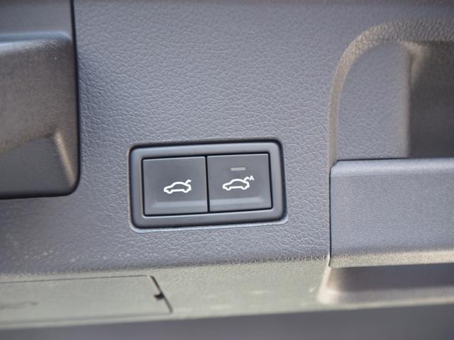 アルテオン ＴＳＩ　４モーション　Ｒラインアドバンス　車検令和９年７月　ナビ　テレビ　バックカメラ　ブラックレザーシート　シートヒーター　パワーシート　ヘッドアップディスプレイ　ＬＥＤヘッドライト　パワーバックドア（32枚目）