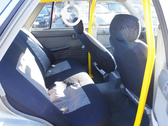 スカイライン 　車検整備付き　５ＭＴ　Ｆ・Ｓ・Ｒエアロ　社外ウッドハンドル　４点式ロールバー　ＨＯＳＨＩＮＯＲＡＣＩＮＧホイール　ローダウン　社外マフラー　Ｒウィング（ゲタ羽）（22枚目）