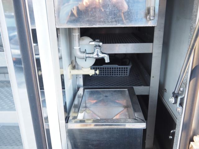 キャリイトラック 車検整備付き 移動販売車 4WD オートマ 2温度帯 -5度・-30度から+30度設定 手洗いシンク 販売ショーケース キーレス ETC インバーター 外部電源用ケーブル(21枚目)