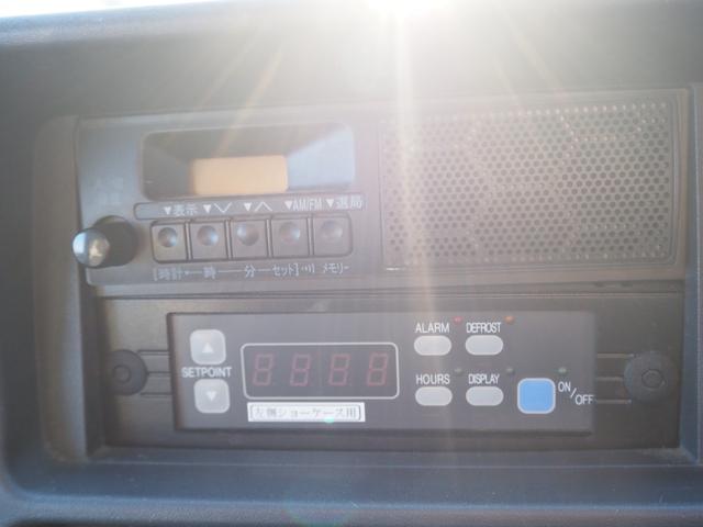 キャリイトラック 車検整備付き 移動販売車 4WD オートマ 2温度帯 -5度・-30度から+30度設定 手洗いシンク 販売ショーケース キーレス ETC インバーター 外部電源用ケーブル(34枚目)