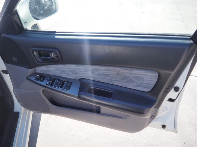 スカイライン 25GT FOUR 車検整備付き 4WD RB25エンジン オートマ オートエアコン(27枚目)