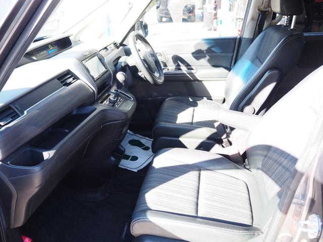 フリード G・ホンダセンシング 車検令和9年11月 1年保証 ナビ バックカメラ 後席モニター 衝突軽減ブレーキ ホンダセンシング プッシュスタート 両側パワスラ ハーフレザーシート ETC LEDヘッドライト(15枚目)