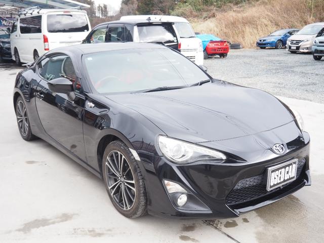 ８６ ＧＴリミテッド　車検令和８年４月　１年保証　オートマ　ナビ　バックカメラ　地デジ　プッシュスタート　パドルシフト　ハーフレザーシート（3枚目）