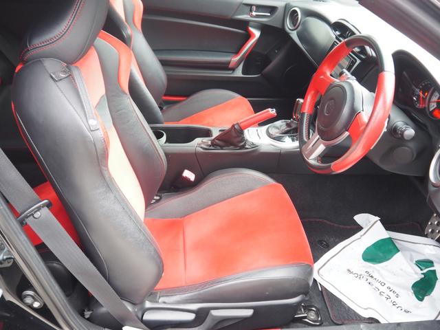 ８６ ＧＴリミテッド　車検令和８年４月　１年保証　オートマ　ナビ　バックカメラ　地デジ　プッシュスタート　パドルシフト　ハーフレザーシート（14枚目）