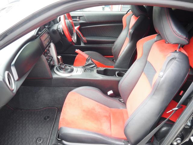 ８６ ＧＴリミテッド　車検令和８年４月　１年保証　オートマ　ナビ　バックカメラ　地デジ　プッシュスタート　パドルシフト　ハーフレザーシート（17枚目）