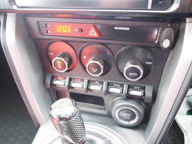 ８６ ＧＴリミテッド　車検令和８年４月　１年保証　オートマ　ナビ　バックカメラ　地デジ　プッシュスタート　パドルシフト　ハーフレザーシート（29枚目）