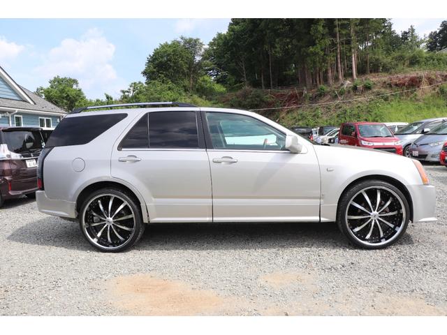 キャデラックｓｒｘ キャデラック ４ ６ｌ ４ ６ｌ ５名 ４ｗｄ ディーラー車 左ハンドル ２４インチホイール ナビ パワーシート サンルーフ ｂｏｓｅサウンド ５人乗り 福島県 ４ ６ｌ ４ ６ｌ ５名 ４ｗｄ ディーラー車 左ハンドル ２４インチホイール