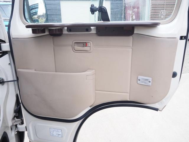 コースター 　車検令和８年１０月　キャンピングカー　７人乗り　総重量３．８ｔ　普通免許可　ナビ　テレビ　バックカメラ　Ｂｌｕｅｔｏｏｔｈ音楽　ＥＴＣ　電子レンジ（26枚目）