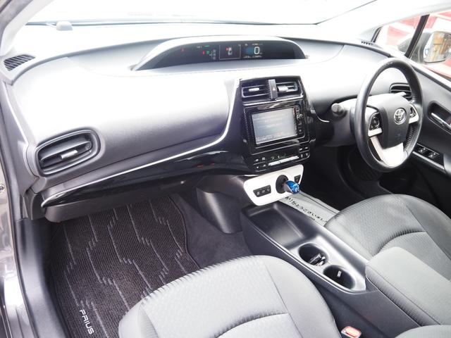 プリウス Ｓ　１年保証　４ＷＤ　車検整備付き　ナビ　テレビ　バックカメラ　Ｂｌｕｅｔｏｏｔｈ音楽　ＥＴＣ　クルーズコントロール（17枚目）