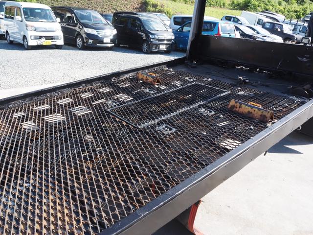 ダイナトラック 　積載車　車検令和８年６月　６ＭＴ　積載量２０００ｋｇ　荷台リモコン　古河ユニックＮｅｏ５　ナビ　テレビ　Ｂｌｕｅｔｏｏｔｈ音楽　キャブギラギラ塗装（13枚目）