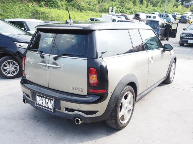 ＭＩＮＩ クーパーＳ　クラブマン　車検整備付き　ハーフレザーシート　４人乗り　リアドア有（5枚目）