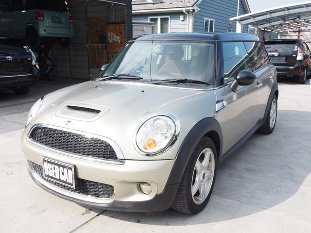 ＭＩＮＩ クーパーＳ　クラブマン　車検整備付き　ハーフレザーシート　４人乗り　リアドア有（9枚目）