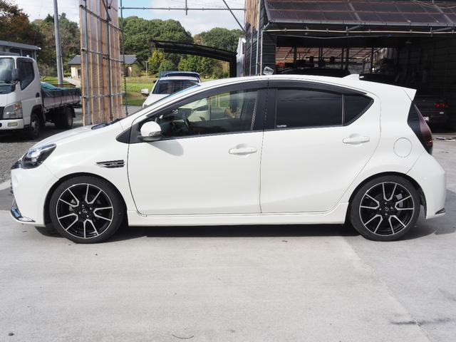 アクア G G’s 1年保証 車検整備付き ナビ テレビ ハーフレザーシート ETC オートエアコン プッシュスタート(8枚目)