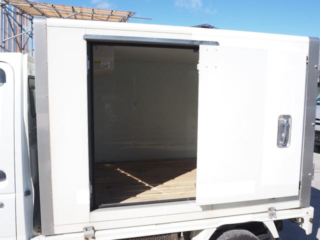 キャリイトラック 　車検整備付き　冷蔵冷凍　設定温度－５度〜＋２０度　４ＷＤ　５ＭＴ　エアコン（4枚目）