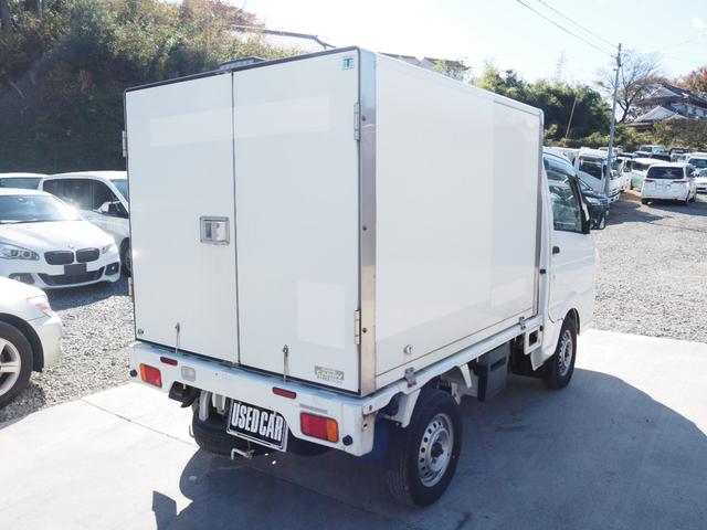 キャリイトラック 　車検整備付き　冷蔵冷凍　設定温度－５度〜＋２０度　４ＷＤ　５ＭＴ　エアコン（8枚目）