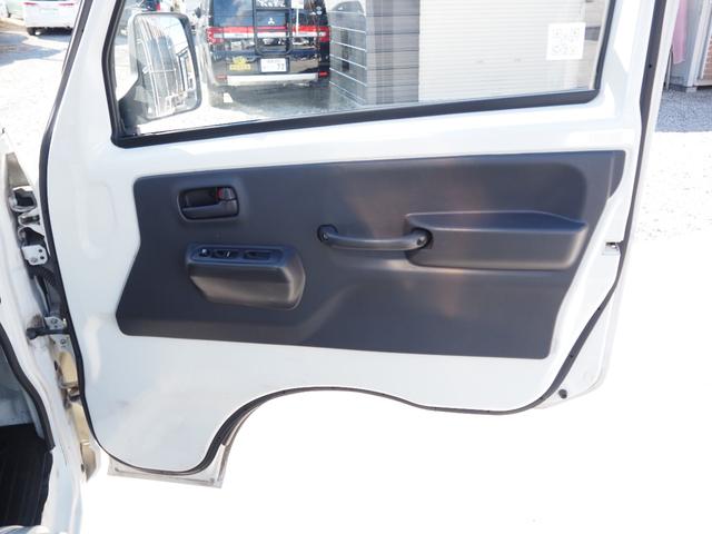 キャリイトラック 　車検整備付き　冷蔵冷凍　設定温度－５度〜＋２０度　４ＷＤ　５ＭＴ　エアコン（22枚目）