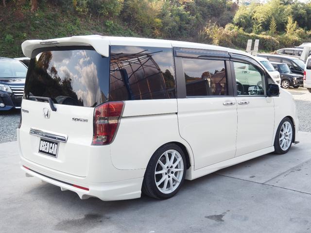 ステップワゴンスパーダ Ｚ　車検Ｒ８年１１月　１年保証　ローダウン　ナビ　ＴＶ　バックカメラ　フリップダウンモニター　Ｂｌｕｅｔｏｏｔｈ　両側パワスラ　スマートキー×２（5枚目）