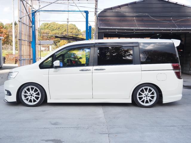 ステップワゴンスパーダ Ｚ　車検Ｒ８年１１月　１年保証　ローダウン　ナビ　ＴＶ　バックカメラ　フリップダウンモニター　Ｂｌｕｅｔｏｏｔｈ　両側パワスラ　スマートキー×２（8枚目）