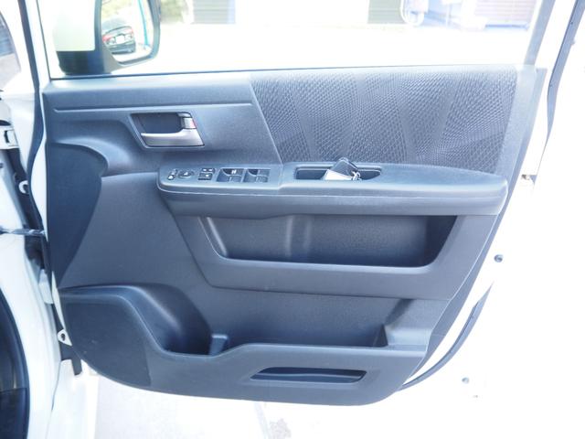 ステップワゴンスパーダ Ｚ　車検Ｒ８年１１月　１年保証　ローダウン　ナビ　ＴＶ　バックカメラ　フリップダウンモニター　Ｂｌｕｅｔｏｏｔｈ　両側パワスラ　スマートキー×２（29枚目）