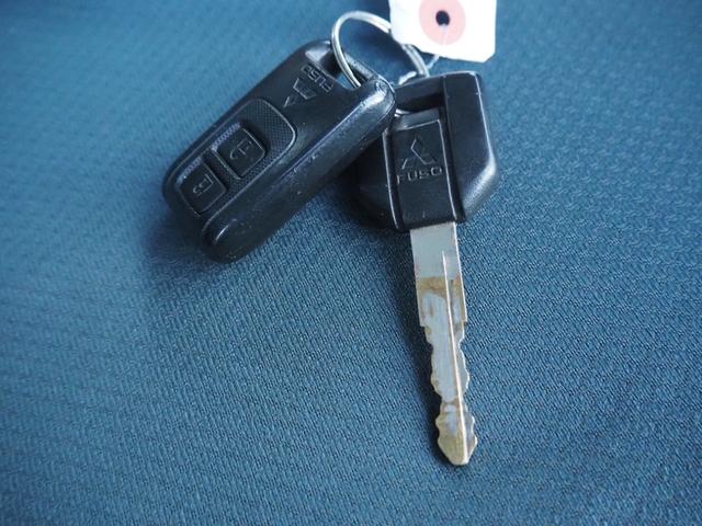 キャンター 　パワーゲート　車検整備付き　積載量２０００ｋｇ　オートマ　ディーゼル　キーレス（32枚目）