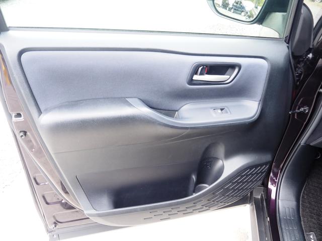 ヴォクシー ZS 車検整備付き 1年保証 4WD 左側パワスラ ETC(13枚目)