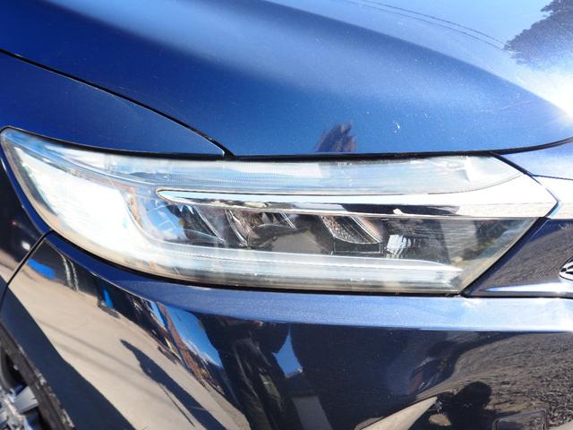 シャトル ハイブリッドＺ　１年保証　車検令和８年５月　ナビ　テレビ　バックカメラ　ＥＴＣ　クルーズコントロール　アイドリングストップ　フォグライト　シートヒーター（11枚目）