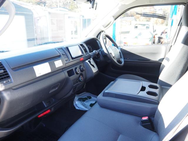 ハイエースバン ロングＤＸ　車検整備付き　４ＷＤ　ディーゼル　ナビ　バックカメラ　ＥＴＣ　Ｂｌｕｅｔｏｏｔｈ音楽　乗車定員６名　タイミングチェーンエンジン（16枚目）