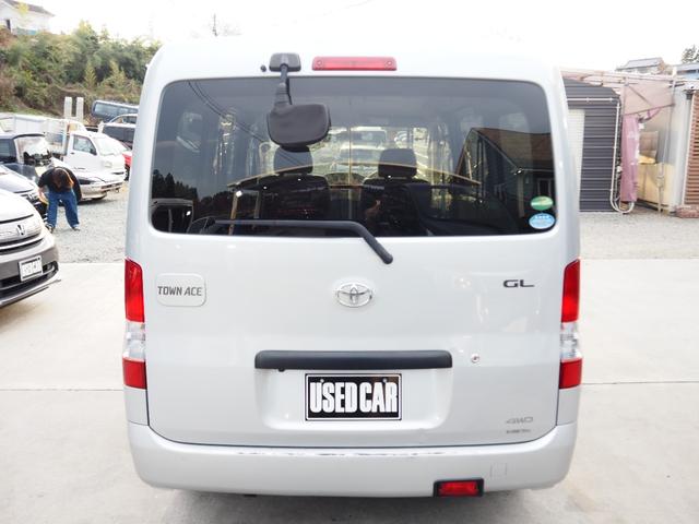 タウンエースバン ＧＬ　車検整備付き　１年保証　４ＷＤ　２人乗り　電動格納ミラー　レベラーザー（6枚目）