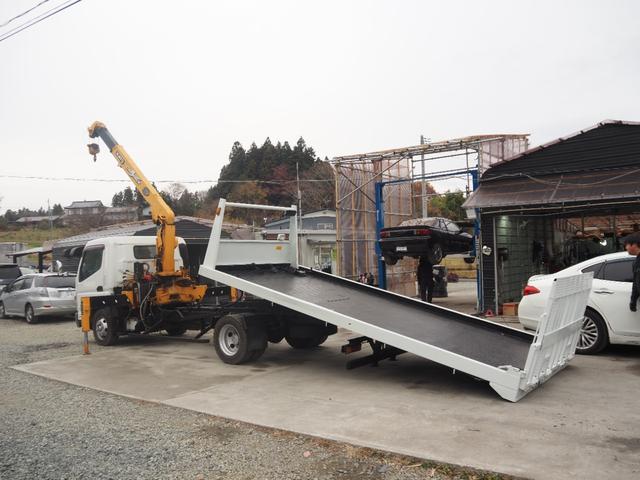 キャンター 　車検令和８年１１月　ラジコン　クレーン付き積載車　積載量３２００ｋｇ　３段クレーンフックイン　ローダー　ウィンチ　クレーン２９３０ｋｇ吊　５ＭＴ　ディーゼル（6枚目）