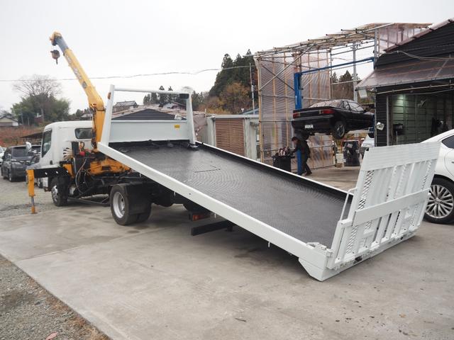 キャンター 　車検令和８年１１月　ラジコン　クレーン付き積載車　積載量３２００ｋｇ　３段クレーンフックイン　ローダー　ウィンチ　クレーン２９３０ｋｇ吊　５ＭＴ　ディーゼル（7枚目）