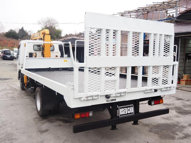 キャンター 　車検令和８年１１月　ラジコン　クレーン付き積載車　積載量３２００ｋｇ　３段クレーンフックイン　ローダー　ウィンチ　クレーン２９３０ｋｇ吊　５ＭＴ　ディーゼル（9枚目）