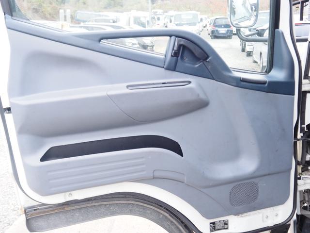 キャンター 　車検令和８年１１月　ラジコン　クレーン付き積載車　積載量３２００ｋｇ　３段クレーンフックイン　ローダー　ウィンチ　クレーン２９３０ｋｇ吊　５ＭＴ　ディーゼル（20枚目）