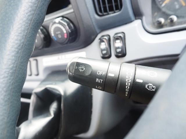 キャンター 　車検令和８年１１月　ラジコン　クレーン付き積載車　積載量３２００ｋｇ　３段クレーンフックイン　ローダー　ウィンチ　クレーン２９３０ｋｇ吊　５ＭＴ　ディーゼル（23枚目）