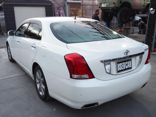 クラウンマジェスタ Ｇタイプ　車検整備付き　ナビ　ＴＶ　バックカメラ　前席パワーシート　シートヒーター　シートクーラー　クルコン　スマートキー×２（5枚目）