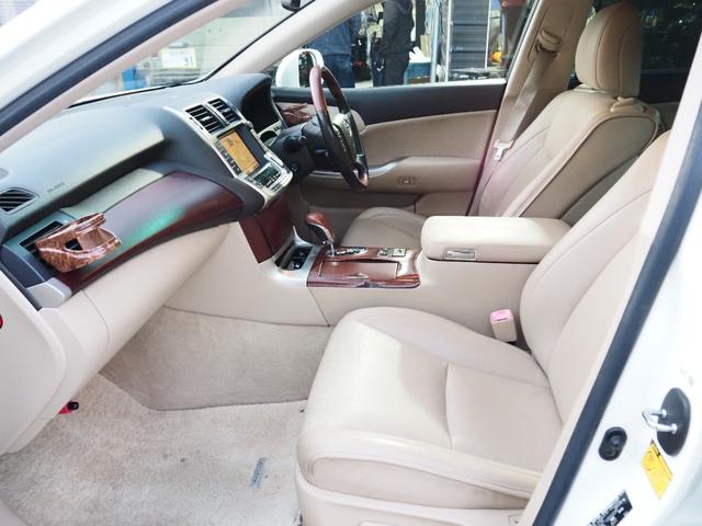 クラウンマジェスタ Ｇタイプ　車検整備付き　ナビ　ＴＶ　バックカメラ　前席パワーシート　シートヒーター　シートクーラー　クルコン　スマートキー×２（16枚目）