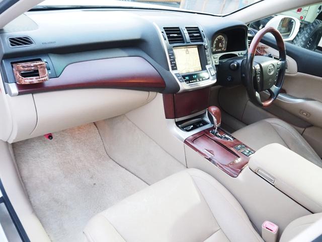 クラウンマジェスタ Ｇタイプ　車検整備付き　ナビ　ＴＶ　バックカメラ　前席パワーシート　シートヒーター　シートクーラー　クルコン　スマートキー×２（17枚目）