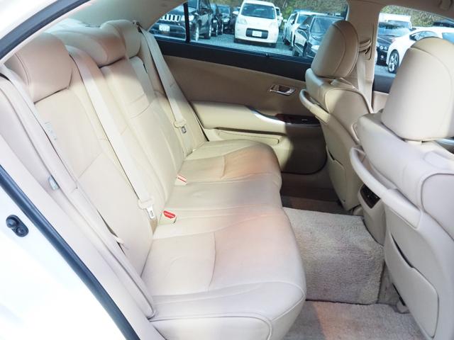 クラウンマジェスタ Ｇタイプ　車検整備付き　ナビ　ＴＶ　バックカメラ　前席パワーシート　シートヒーター　シートクーラー　クルコン　スマートキー×２（18枚目）