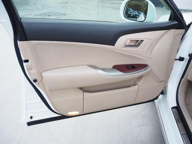 クラウンマジェスタ Ｇタイプ　車検整備付き　ナビ　ＴＶ　バックカメラ　前席パワーシート　シートヒーター　シートクーラー　クルコン　スマートキー×２（24枚目）