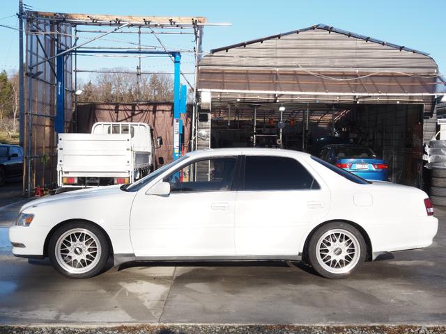 クレスタ スーパールーセント　車検令和８年１１月　純正５ＭＴ　エアコン　ナビ　テレビ　Ｂｌｕｅｔｏｏｔｈ音楽　パワーシート（5枚目）