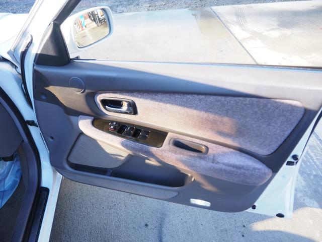 クレスタ スーパールーセント　車検令和８年１１月　純正５ＭＴ　エアコン　ナビ　テレビ　Ｂｌｕｅｔｏｏｔｈ音楽　パワーシート（22枚目）