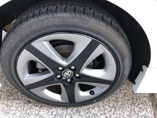 プリウス Ａツーリングセレクション　４ＷＤ　ＴＲＤエアロパーツ　ナビ　ＴＶ　バックカメラ　アクティブクルーズコントロール　ブラインドスポットモニターディスプレイ　パーキングアシスト　オートマチックハイビーム　シートヒーター（20枚目）