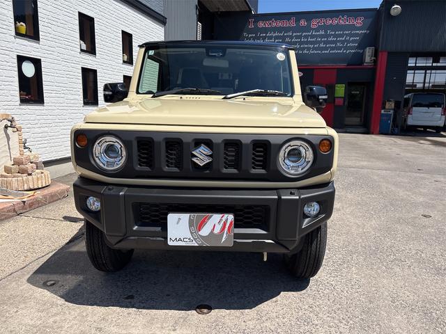 ジムニー ＸＣ　届出済未使用車　４ＷＤ　衝突軽減装置　クルーズコントロール　スマートキー　シートヒーター　ＬＥＤヘッドライト　オートライト　オートエアコン　フォグランプ　革巻きステアリング　ステアリングリモコン（2枚目）