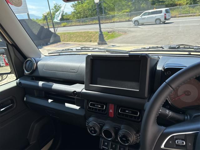 ジムニー ＸＣ　届出済未使用車　４ＷＤ　衝突軽減装置　クルーズコントロール　スマートキー　シートヒーター　ＬＥＤヘッドライト　オートライト　オートエアコン　フォグランプ　革巻きステアリング　ステアリングリモコン（10枚目）