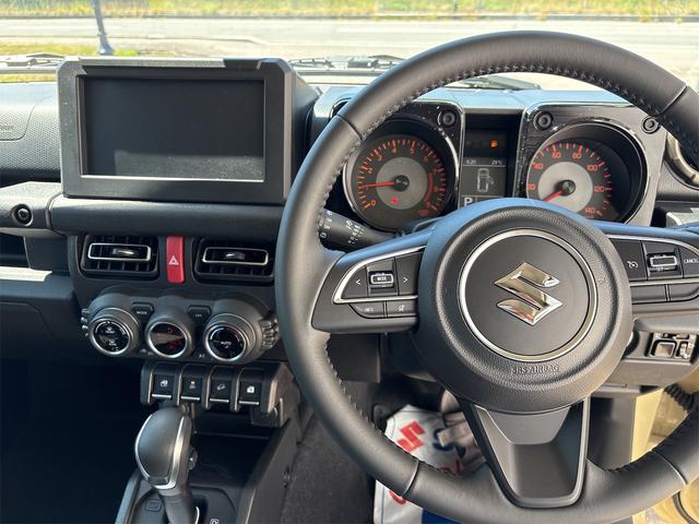 ジムニー ＸＣ　届出済未使用車　４ＷＤ　衝突軽減装置　クルーズコントロール　スマートキー　シートヒーター　ＬＥＤヘッドライト　オートライト　オートエアコン　フォグランプ　革巻きステアリング　ステアリングリモコン（15枚目）