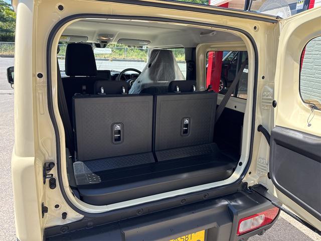 ジムニー ＸＣ　届出済未使用車　４ＷＤ　衝突軽減装置　クルーズコントロール　スマートキー　シートヒーター　ＬＥＤヘッドライト　オートライト　オートエアコン　フォグランプ　革巻きステアリング　ステアリングリモコン（18枚目）