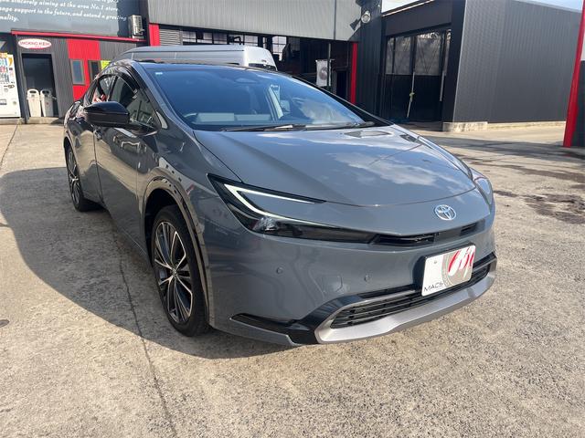 プリウス Ｚ　４ＷＤ　１２．３型ＴＶ　ナビ　ＥＴＣ２．０　デジタルインナーミラー　パノラミックビューモニター　パワーバックドア　ハンドルヒーター　ＢＳＭ　シートヒーター＆ベンチレーター　トヨタチームメート　ドラレコ（6枚目）